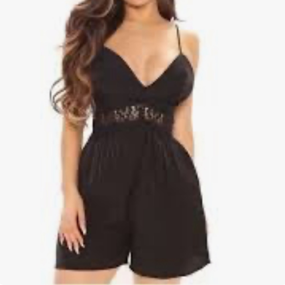 Love Tree Black Sleeveless Romper V-Neck